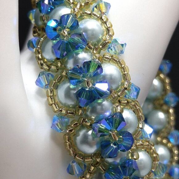 Hand Crafted Blue Crystal &  Faux Blue Pearl Beaded Bracelet, 7 Inches - Picture 4 of 8